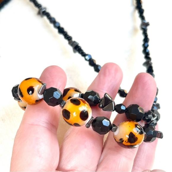 Leopard print glass bead and hematite necklace 29 1/2” + 2 1/2” - Picture 5 of 9